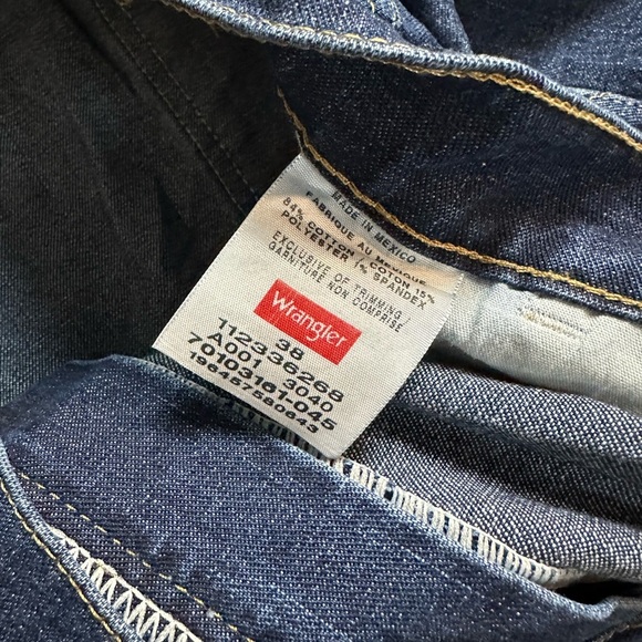 Wrangler Dark Wash Denim Shorts Size 38 - Picture 3 of 4